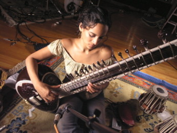 www.anoushkashankar.com