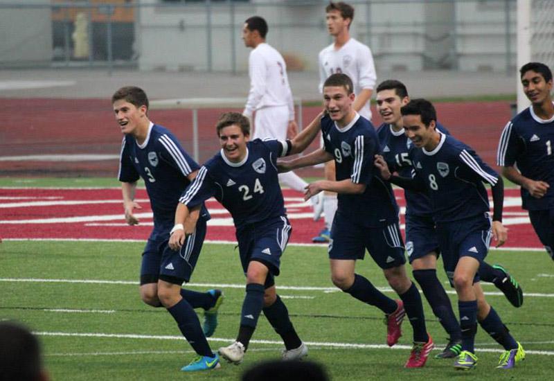 Boys Soccer Advances to Finals