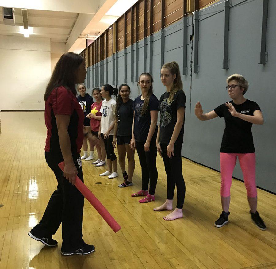 Big Sisters Club Hosts Self Defense Class