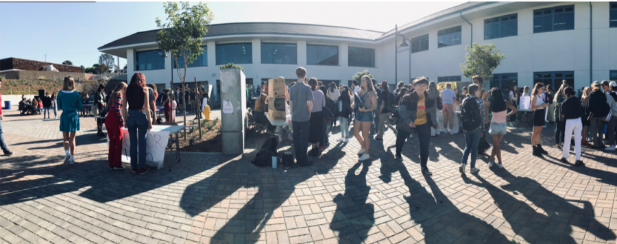 Students+of+all+grades+gathered+in+front+of+the+Arts+and+Humanities+quad+to+check+out+SDAs+annual+club+fair.