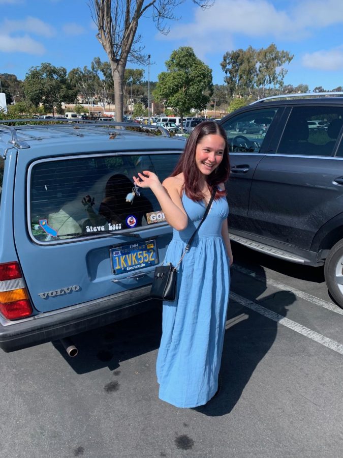 Junior+Amelia+Armstrong+matches+her+car+in+a+baby+blue+dress.