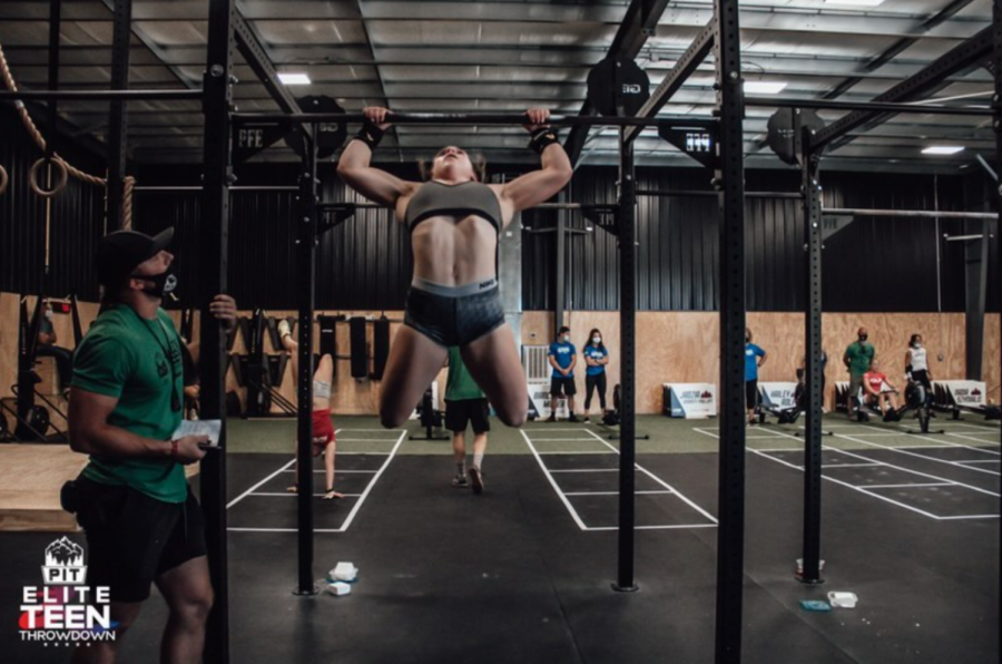 Bianca Miller doing a kipping-pull up for the pit fitness ranch elite teen throwdown on Sep 3, 2020, through Sep 6, 2020