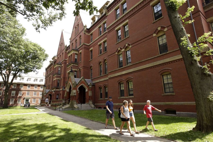 Prospective students tour the Harvard campus