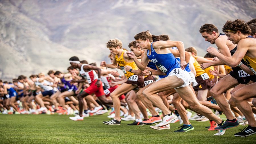 Colligate students begin a race