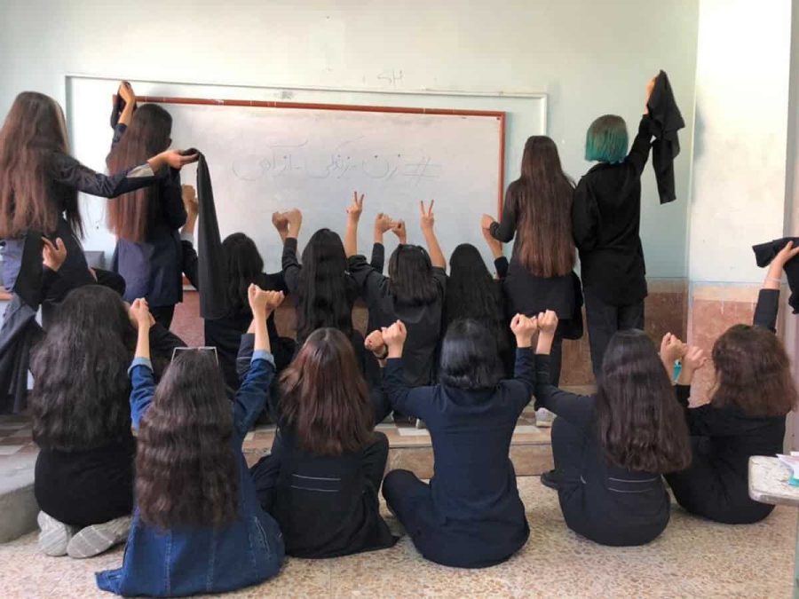 Iranian+schoolgirls+take+off+their+hjabs+in+protest