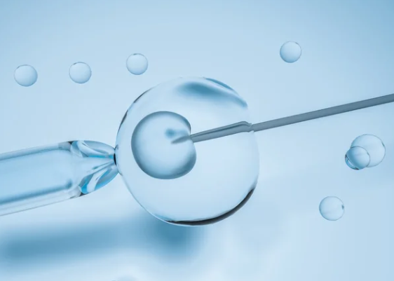 A close-up view of the in-vitro process. Image courtesy of DepositPhotos.